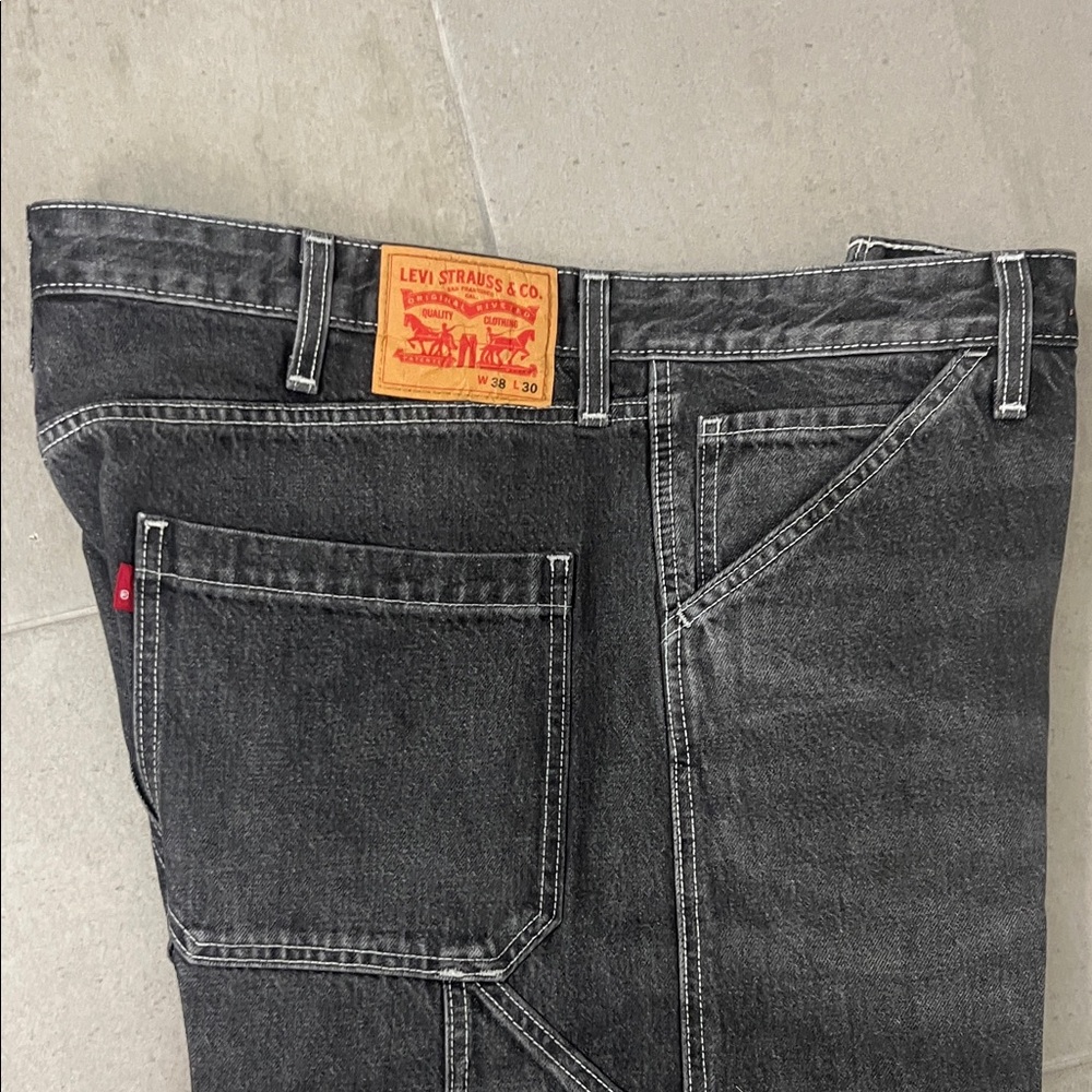 Levi's Men's Dark Gray Relaxed Jeans